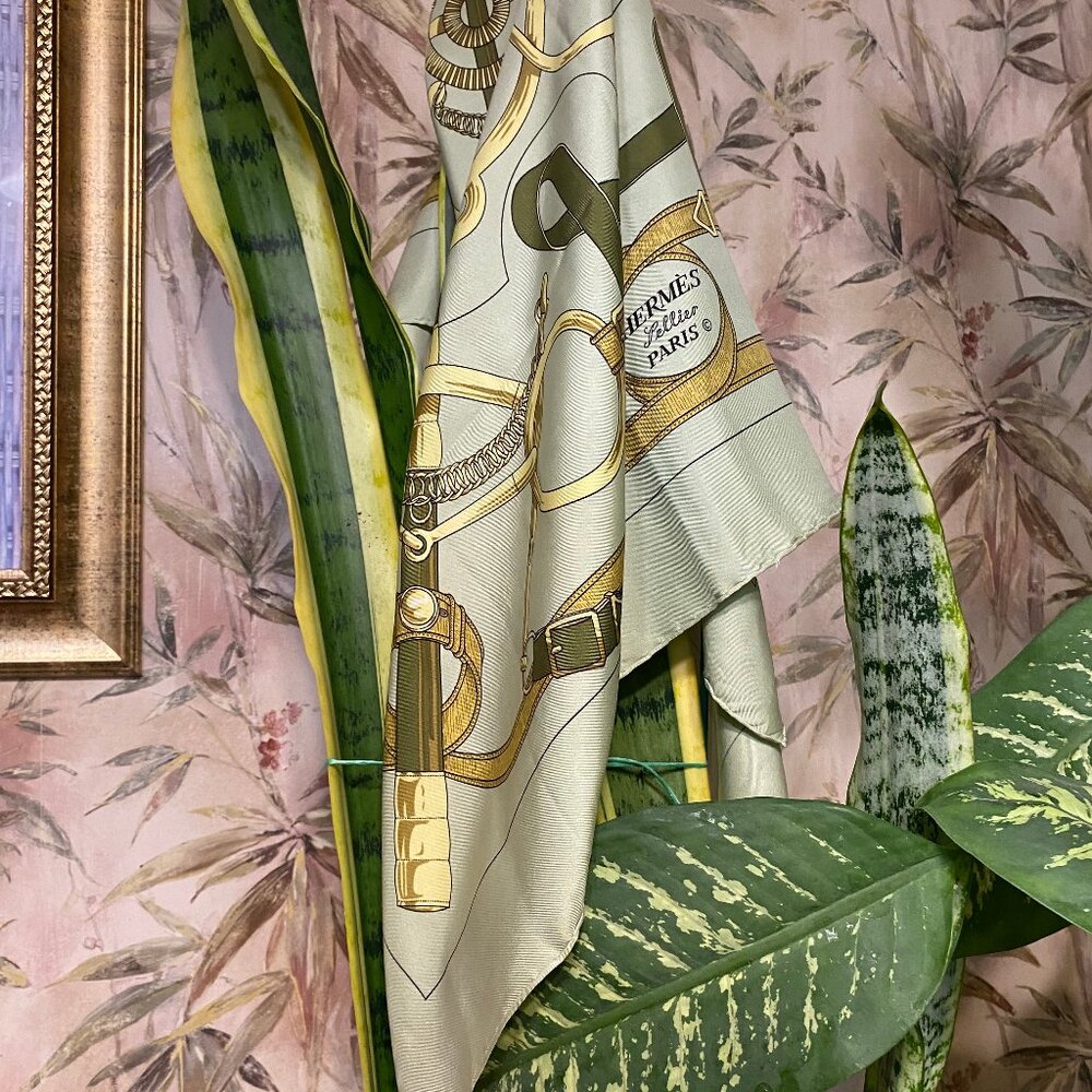 HERMÈS Vintage Silk Scarf Eperon d'Or